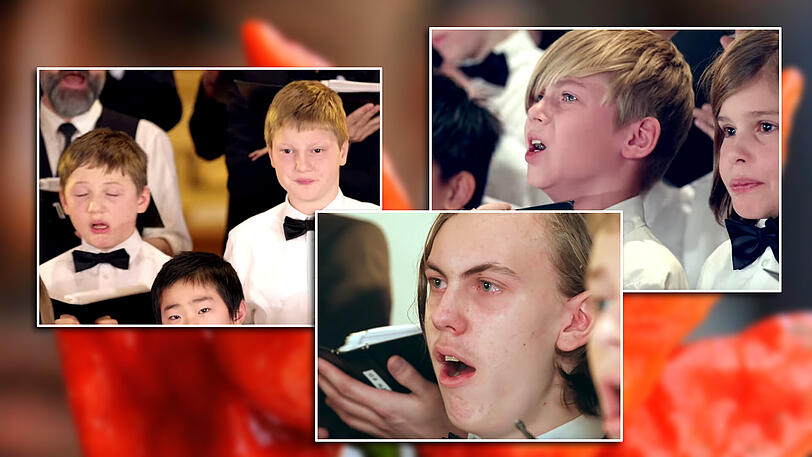 Man leidet förmlich mit: Dieser dänische Knabenchor singt mit einer der schärfsten Chilis der Welt im Mund Weihnachtslieder.
