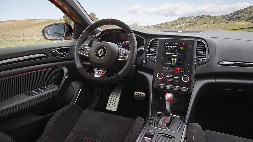 Alu-Pedale, Race-Monitor: Das Interieur passt gut zum sportlichen Anspruch des Mégane R.S.
