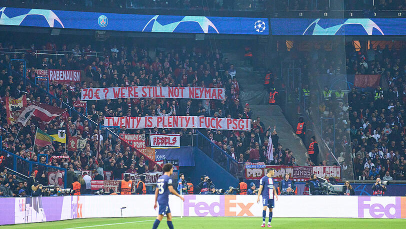 Die Fans des FC Bayern demonstrieren gegen die zu hohen Ticketpreisen.