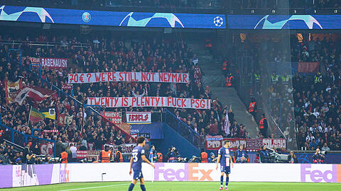Die Fans des FC Bayern demonstrieren gegen die zu hohen Ticketpreisen.