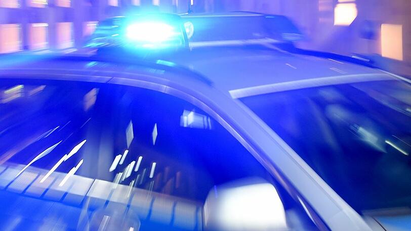 Die Polizei sucht jetzt Zeugen, die sich zum Unfallzeitpunkt in der Nähe der Baustelle aufgehalten haben. (Symbolbild)