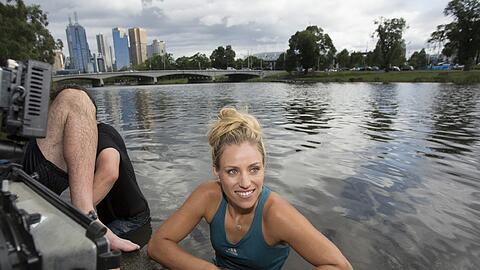 Am Tag nach ihrem großen Sieg von Melbourne stand für Angelique Kerber noch der angekündigte Sprung in den Yarra River an.