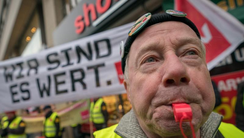Demonstration von Mitarbeitern der Geld- und Werttransportbranche in Berlin. Demonstration von Mitarbeitern der Geld- und Werttransportbranche in Berlin.