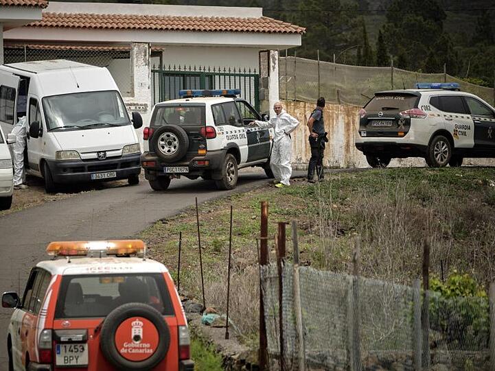 Eine als vermisst gemeldete Deutsche Frau und ihr Sohn wurden in der Höhle nahe der Gemeinde Adeje tot gefunden.