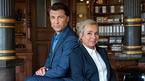 Wolfram Grandezka als Hanno Bertram und ChrisTine Urspruch als Eva Schatz in "Einspruch, Schatz!".