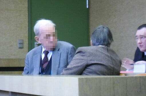 Der Angeklagte (82) würgte den 11-jährigen Schüler Daniel M., weil er vor seinem Fenster spielte.