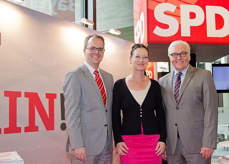 Markus Rinderspacher und Claudia Tausend mit Frank-Walter Steinmeier.