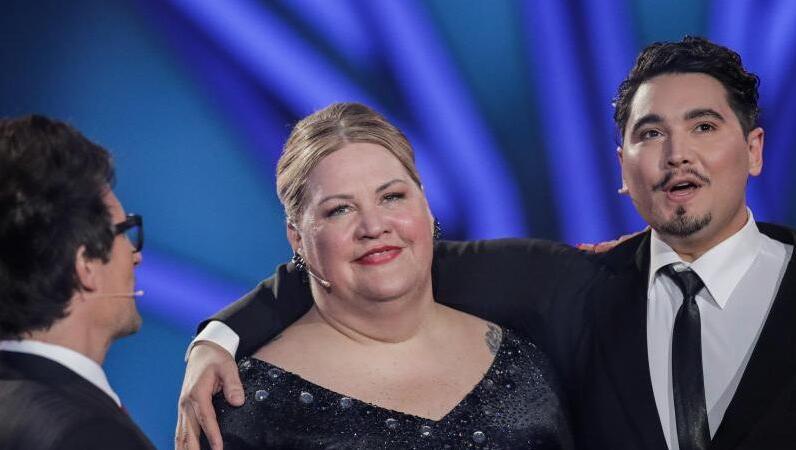 Komikerin Ilka Bessin ist nach zehn Runden bei der RTL-Tanzshow "Let's Dance" ausgeschieden. Die 48-Jährige konnte im Viertelfinale am Freitagabend Jury und Publikum nicht von sich überzeugen. Komikerin Ilka Bessin ist nach zehn Runden bei der RTL-Tanzshow "Let's Dance" ausgeschieden. Die 48-Jährige konnte im Viertelfinale am Freitagabend Jury und Publikum nicht von sich überzeugen.