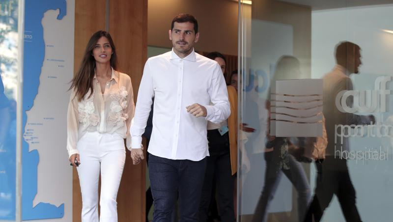 Iker Casillas verlässt mit seiner Frau Sara Carbonero das Krankenhaus in Porto. Iker Casillas verlässt mit seiner Frau Sara Carbonero das Krankenhaus in Porto.