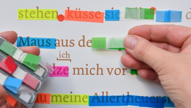 Was kommt heraus, wenn Künstliche Intelligenz Texte verfasst? Zum Beispiel ein Gedicht. Was kommt heraus, wenn Künstliche Intelligenz Texte verfasst? Zum Beispiel ein Gedicht.
