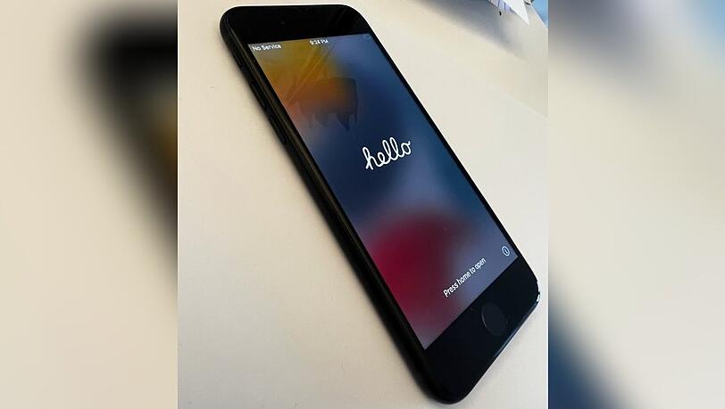 Das neue iPhone SE überzeugt im Test mit starkem Preis-Leistungsverhältnis.