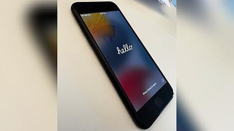 Das neue iPhone SE überzeugt im Test mit starkem Preis-Leistungsverhältnis.