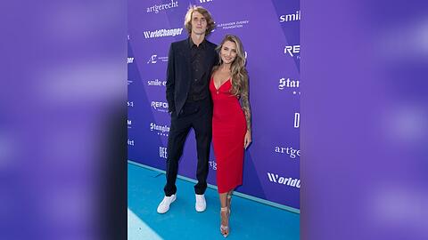 Alexander Zverev und Sophia Thomalla sind offiziell seit Ende 2021 ein Paar.