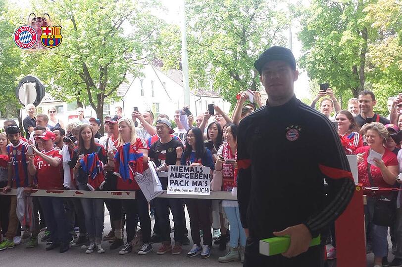 Erst schickte Pep Guardiola seine Spieler zum Anschwitzen auf den Trainingsplatz. Danach stand Mittagessen, Regeneration und Teambesprechung auf dem Programm.