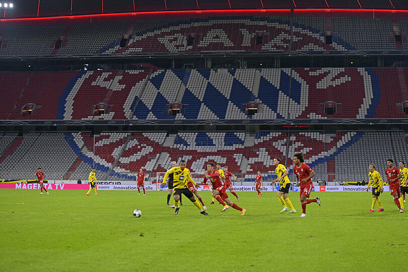 "Ich musste feststellen, wie sehr man doch am Mikrofon von der Atmosphäre im Stadion, von Stimmen und Stimmungen der 80 000 Fans auf den Rängen geleitet wird", sagt Kommentator Wolff-Christoph Fuss.