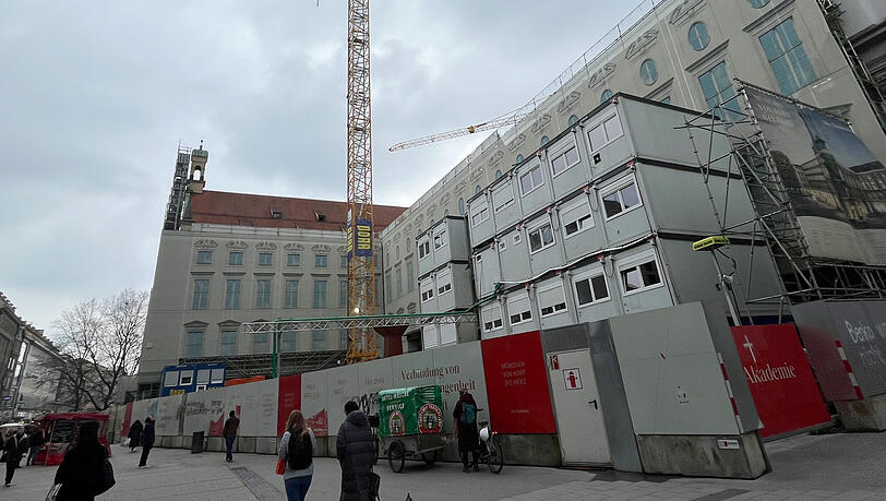 Ruht seit über einem Jahr: die Großbaustelle Alte Akademie. Ruht seit über einem Jahr: die Großbaustelle Alte Akademie.