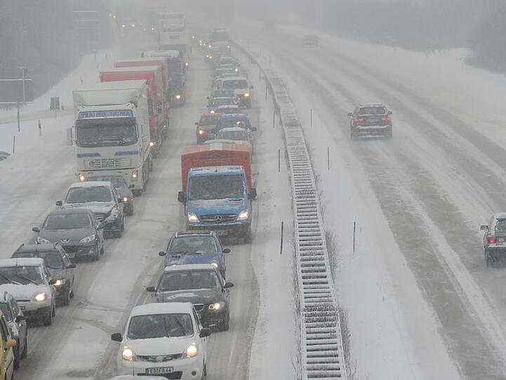 Stau auf der A9