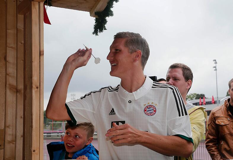 Das neue Wiesn-Trikot des FC Bayern für das Oktoberfest 2013: Die Bilder von der offiziellen Präsentation