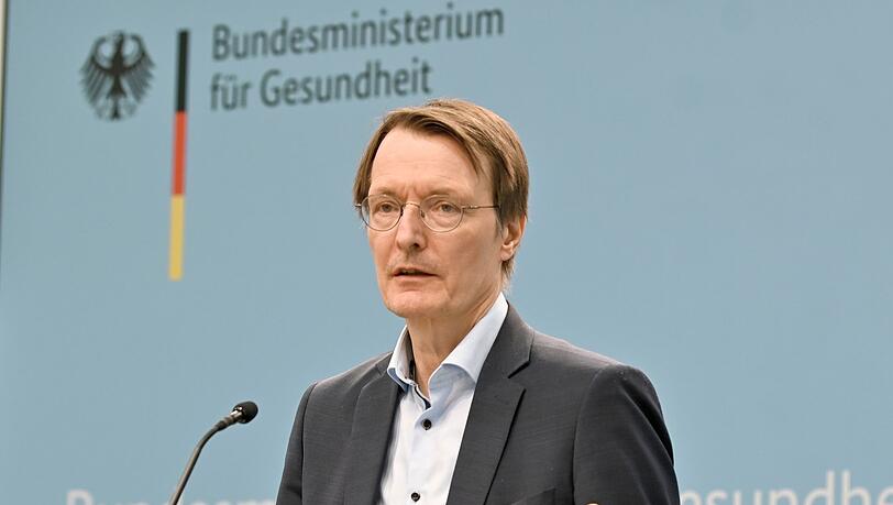 Bundesgesundheitsminister Karl Lauterbach (SPD) will mit mehreren Reformen die Kliniklandschaft in Deutschland neu strukturieren. Bundesgesundheitsminister Karl Lauterbach (SPD) will mit mehreren Reformen die Kliniklandschaft in Deutschland neu strukturieren.