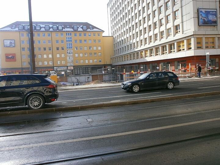 Bei der Stadt heißt es: Ein Wohn- und Geschäftshaus soll dort entstehen. Das Grundstück gehört einer Familie.