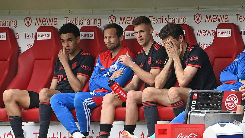 Der Frust ist groß: Nach der Niederlage bei Mainz 05 und dem Kantersieg von Borussia Dortmund gegen Eintracht Frankfurt hat der FC Bayern die Tabellenführung verspielt.