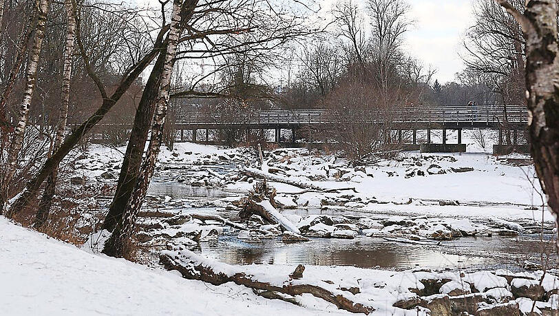 Sigi Müller ist auf Entdeckungstour an der winterlichen Isar.