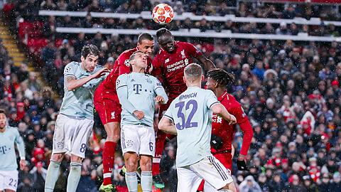 Umkämpft &ndash; aber torlos: Das Hinspiel im Champions-League-Achtelfinale in Liverpool. Am Mittwoch kommt es in München zum Rückspiel.