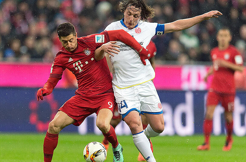 Robert Lewandowski, Note 4: Hatte zuletzt in sechs Spielen gegen Mainz neunmal getroffen. Diesmal nicht, weil die 05er den Goalgetter geschickt vom Tor fernhielten. Nicht sein bester Tag.