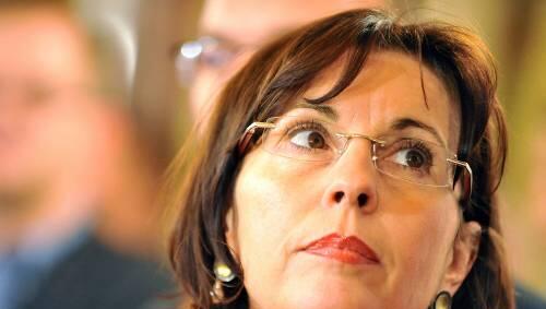 Nach ihrem Absturz herrscht in Hessen Chaos: Andrea Ypsilanti. Nach ihrem Absturz herrscht in Hessen Chaos: Andrea Ypsilanti.