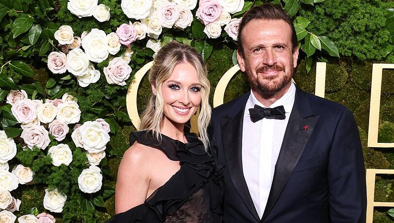 Jason Segel und Kayla Radomski bei den Golden Globe Awards im Januar 2025 - ein Jahr zuvor hatten sie hier ihren ersten gemeinsamen Auftritt als Paar.