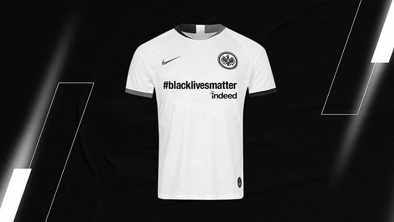 Hauptsponsor Indeed stellt für #blacklivesmatter die Trikotbrust des Eintracht-Dresses zur Verfügung. Hauptsponsor Indeed stellt für #blacklivesmatter die Trikotbrust des Eintracht-Dresses zur Verfügung.