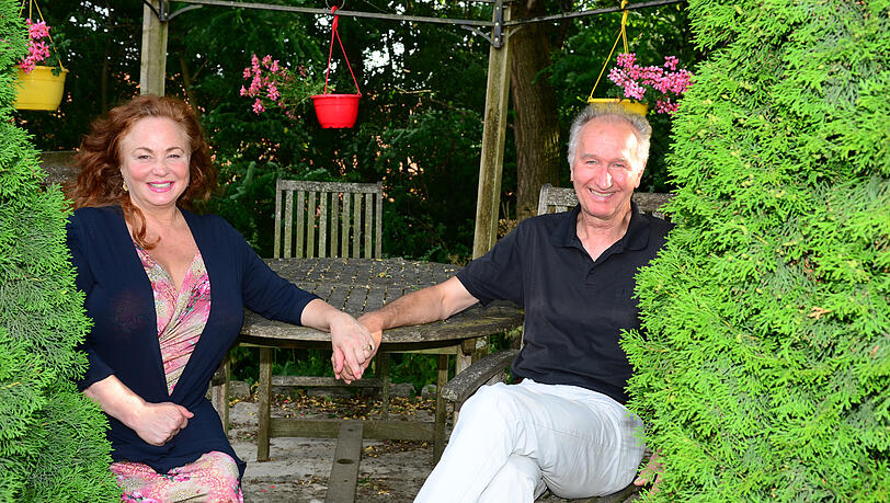 Petra Berndt mit Ehemann Fritz. Seit 37 Jahren hält das Paar zusammen. Petra Berndt mit Ehemann Fritz. Seit 37 Jahren hält das Paar zusammen.