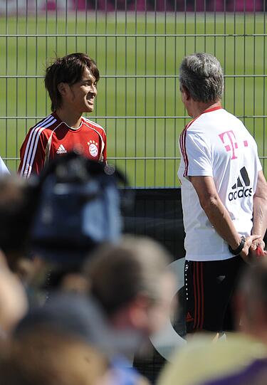 Heynckes im Gespräch mit Usami.