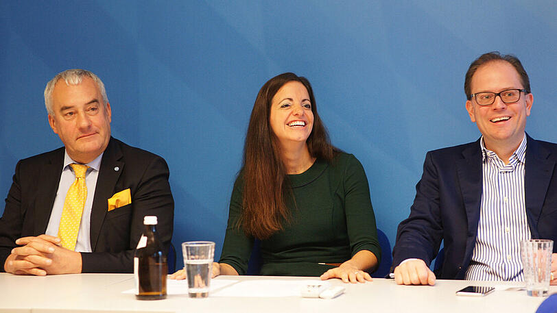 Partei-Chef Ludwig Spaenle (links) mit seinem Zukunftsteam: OB-Kandidatin Kristina Frank und Bald-Bürgermeister Manuel Pretzl.