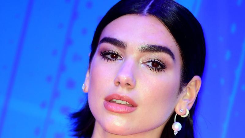 Die Sängerin Dua Lipa begrüßt die Solidarität von Menschen in "dunklen Zeiten". Die Sängerin Dua Lipa begrüßt die Solidarität von Menschen in "dunklen Zeiten".