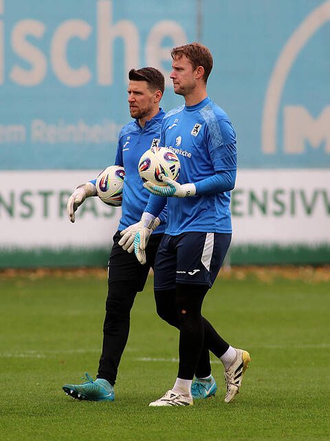 Verl&auml;ssliche 1860-Schlussm&auml;nner: Der spielende Torwarttrainer Ren&eacute; Vollath (l.) und Hiller-Nachfolger Thomas D&auml;hne.