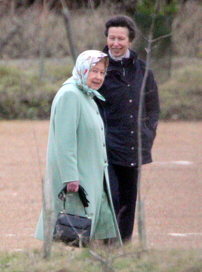 Queen Elizabeth II. wird am 21. April 92 Jahre alt und ist bekannt für ihren bunten Look.