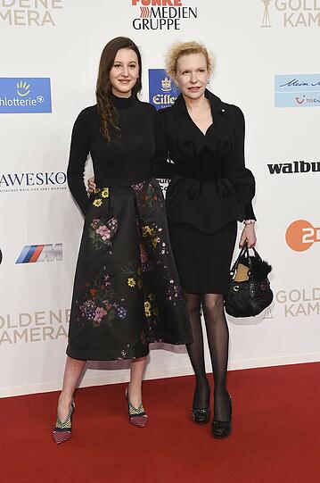 Top: Mutter-Tochter-Gespann mit Stil - Sunnyi Melles und Leonille