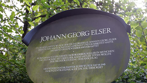 Eine Gedenktafel erinnert in Konstanz am Bodensee an den Hitler-Attentäter Johann Georg Elser.