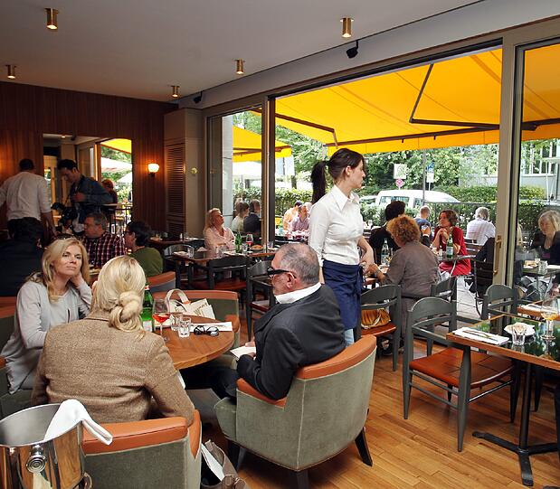 Die &bdquo;Bar Giornale&ldquo; auf der Leopoldstraße soll ein Treff für jede Tageszeit werden - mit italienischem Flair.