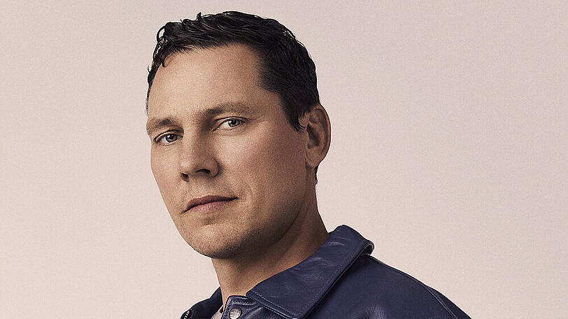 Tiësto und seine Ehefrau Annika Backes erwarten ihr erstes Kind.