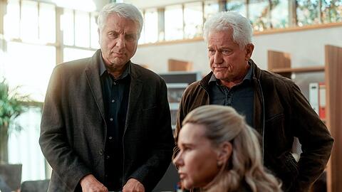 Udo Wachtveitl (l.) mit seinem langjährigen Partner Miroslav Nemec und Veronica Ferres im "Tatort: Königinnen".