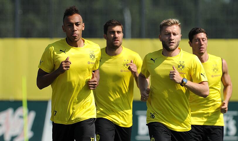 Lewandowski ist zurück im Dortmund Training. Am Sonntag hat der polnische Stürmer die Vorbereitung auf die neue Saison begonnen.