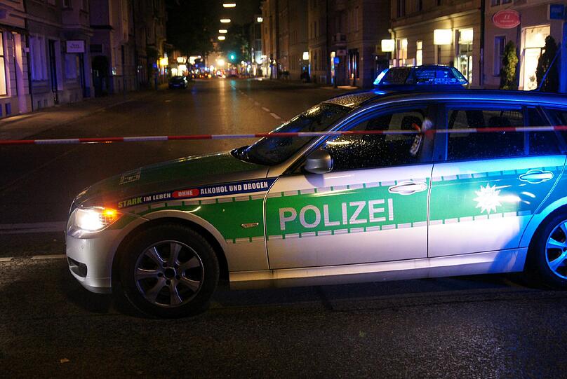 Großeeinsatz der Polizei in Schwabing nach der Explosion.