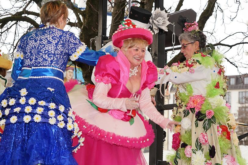 Mit dem "Tanz der Marktweiber" am Viktualienmarkt wird traditionell die narrische Zeit in München beendet.