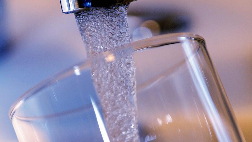Trickdiebstahl mit "Glas-Wasser-Trick" Trickdiebstahl mit "Glas-Wasser-Trick"