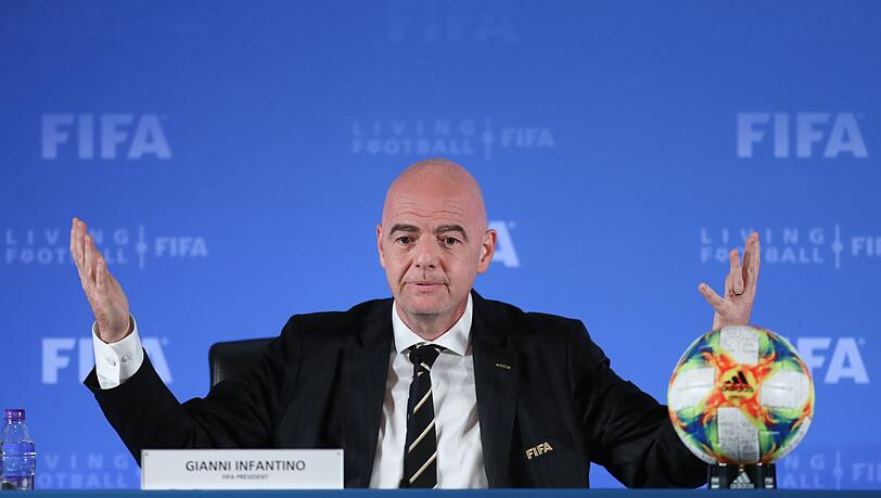 Die WM-Vergabe scheint durch die Hinterzimmerpolitik von FIFA-Präsident Gianni Infantino längst entschieden zu sein.