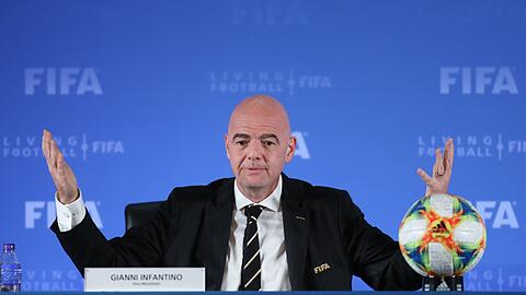 Die WM-Vergabe scheint durch die Hinterzimmerpolitik von FIFA-Präsident Gianni Infantino längst entschieden zu sein.