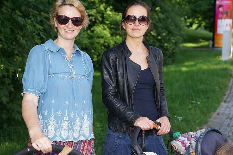 Gut gelaunt: Nadine und Maja...