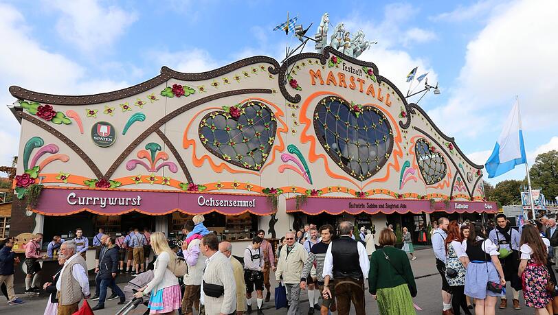 Marstall Festzelt: Hier ist Platz für 4.500 Gäste. Marstall Festzelt: Hier ist Platz für 4.500 Gäste.